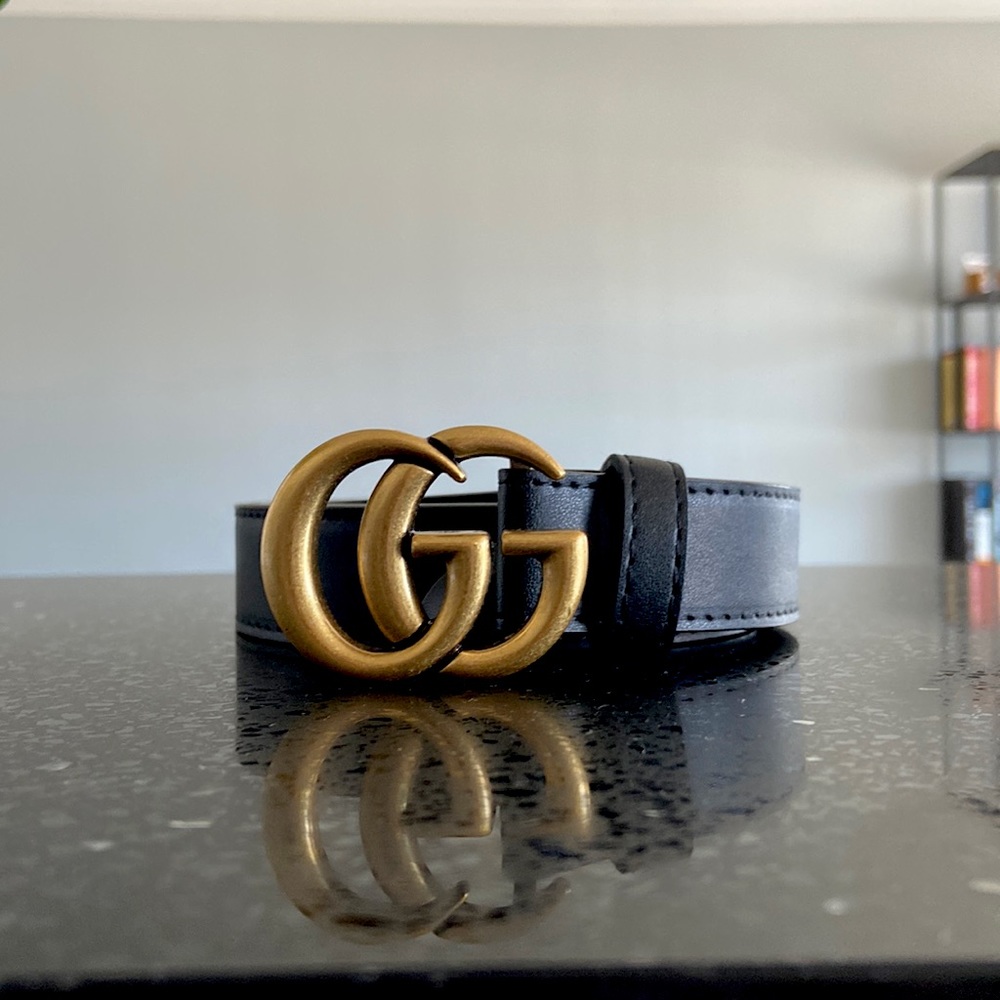 Black Gucci belt